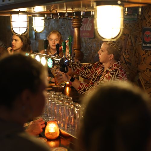 2025-11/1763458919_cmak0281