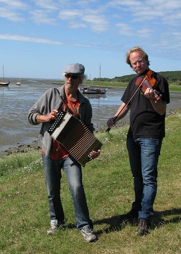 “Drijfhout, met een korreltje zout ” - Optreden van Nils Koster & Ger Lamerus bij Podium Vlieland, reserveren 0562 451154, € 12,50 p.p.