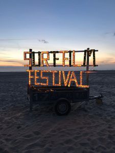 Surf film Festival - Films, documentaires over kite/wind/golf surfen, lekker eten, loungen en muziek luisteren.