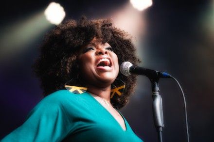 Michelle David & The True Tones - VVV Vlieland