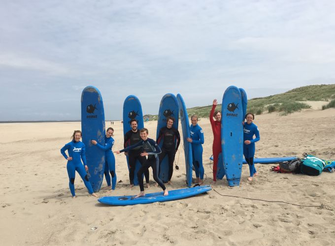 Suppen + surfen + bodyboarden - Summer outdoor 9 tot 15 jaar - Elke dag van de week gaan we 2 uur actief bezig met andere kinderen.