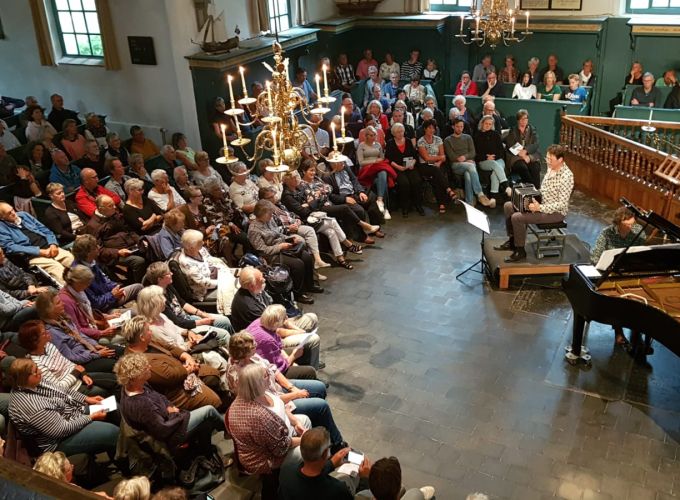 Concert bij kaarslicht in de kerk, Hemenway Trio - In de Nicolaaskerk