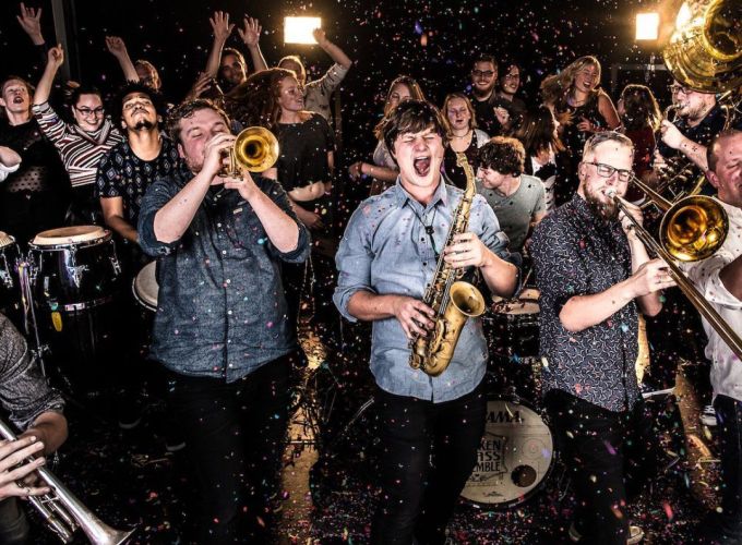 Broken Brass Funk, afrobeat en feest - Kampeerterrein Stortemelk in de Kleine Zaal