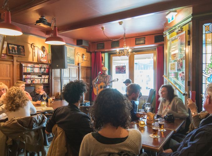 Anne van der Werf in Loods Café - Zanger / Gitarist