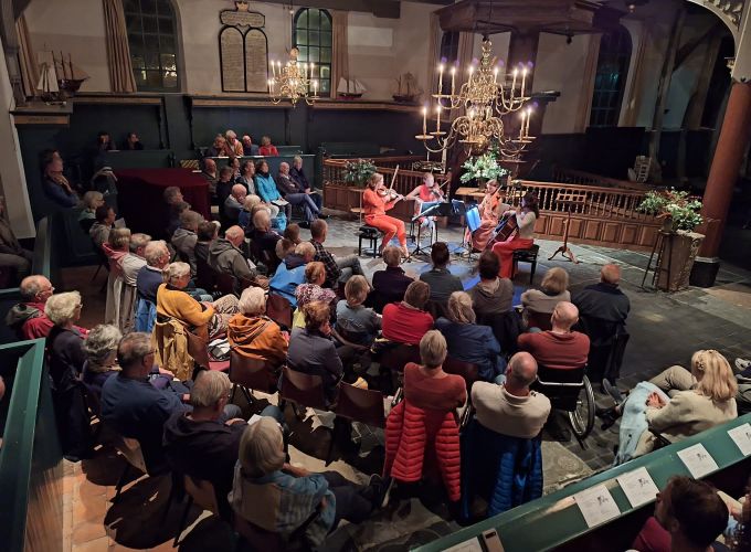 Concert bij kaarslicht in de kerk: Broedplaats Vlieland - In de Nicolaaskerk