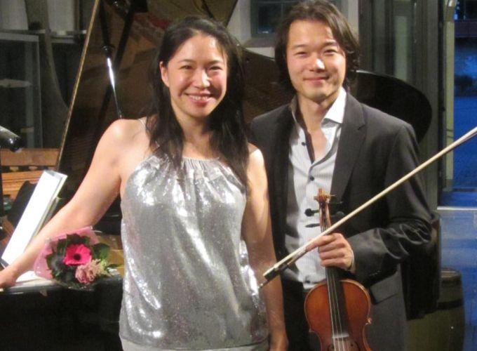 Concert bij kaarslicht in de kerk - Shunske Sato en Shuann Chai