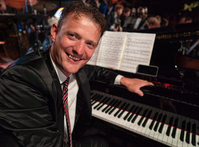 Concert bij kaarslicht in de kerk: Dutch Classic Jazz Trio - In de Nicolaaskerk