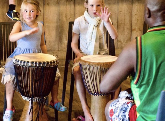 Djembéën met Basile Maneka Van 20 t/m 22 augustus | 45 minuten - Kampeerterrein Stortemelk - Grote Zaal