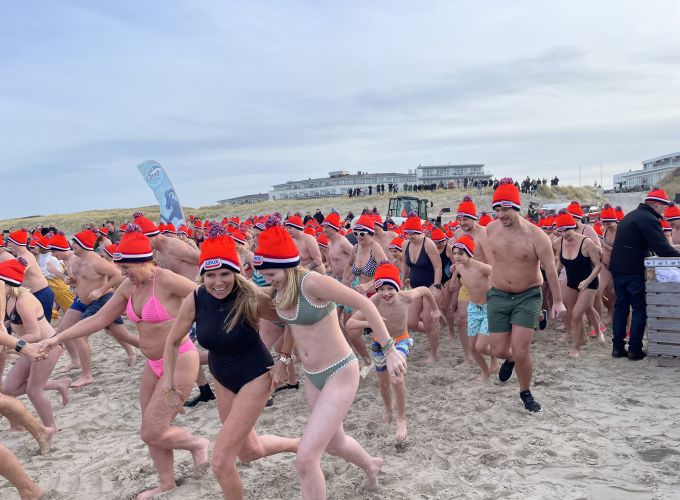 Nieuwjaarsduik 2027 - Een fris en sportief begin van het nieuwe jaar.
